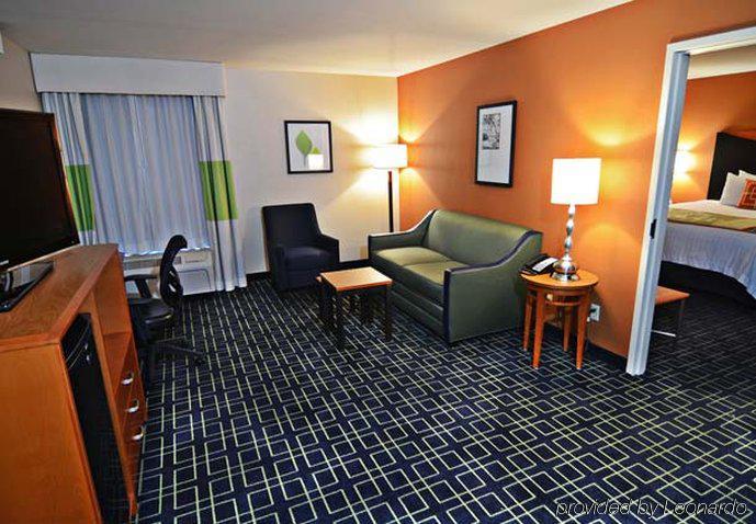 Fairfield Inn & Suites Anaheim North Buena Park Room photo